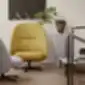 RUFLE geltona kėdė iš Softline jaukiame interjere su šiltomis spalvomis